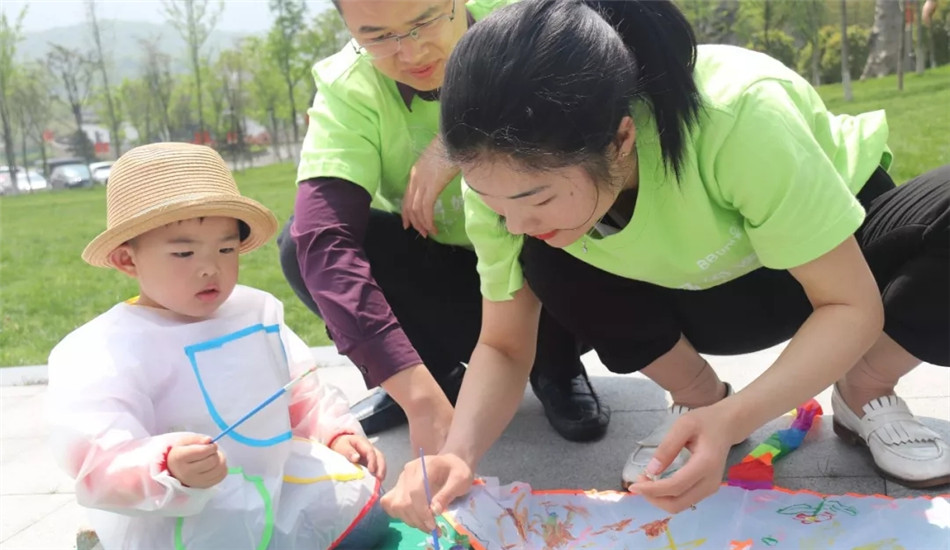 BBunion宜兴八佰伴中心：跟着宝贝一起去春游吧